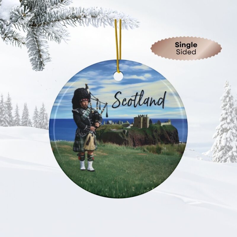 Fernweh.Ornament.Scotland.Bagpiper.Cover.A